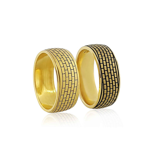 Is It Appropriate For An Unmarried Couple To Wear Matching Rings?