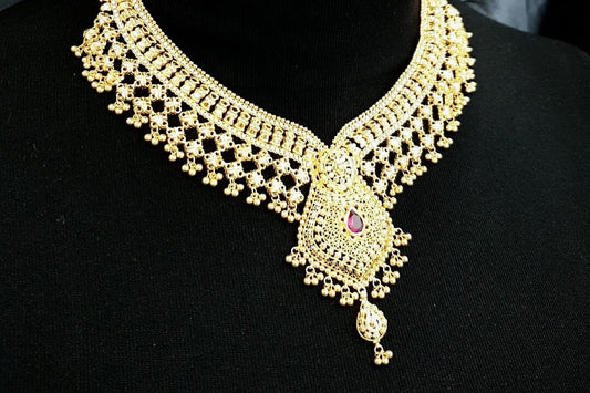 How to Choose the Perfect Gold Pendant: Gifting Guide