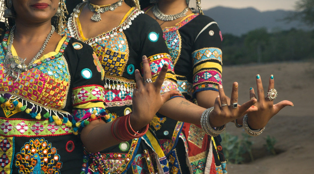 Adding A Splash Of Colour To Your Outfit With Indian Jewellery