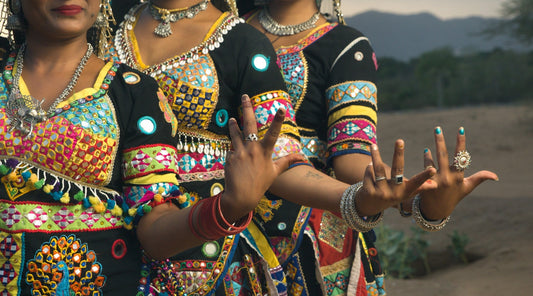 Adding A Splash Of Colour To Your Outfit With Indian Jewellery