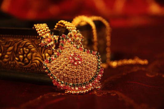 Turning Sentimental Gold Into Something New: Using Your Own Materials for Custom Jewellery