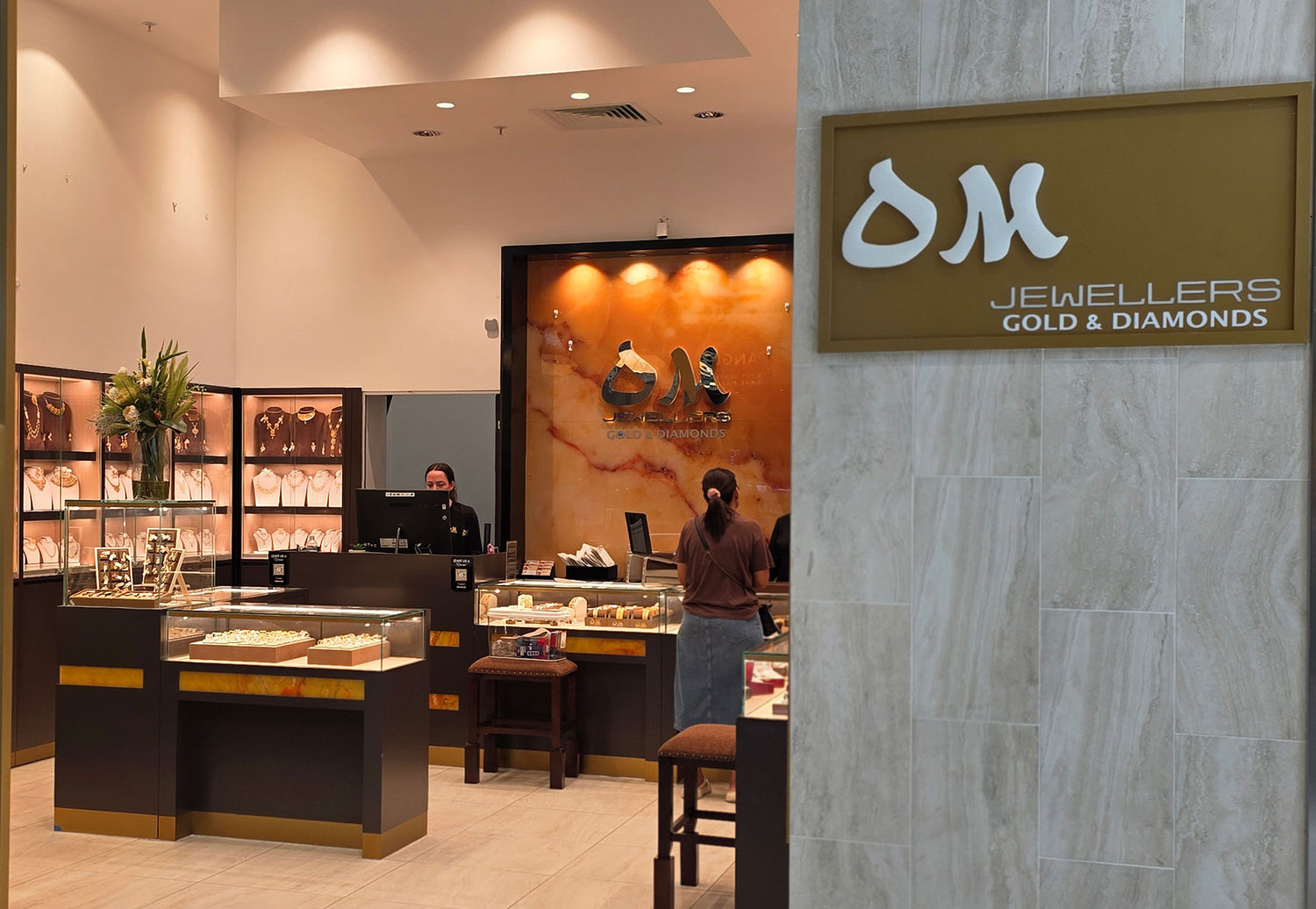 Sell your gold for cash at OM Gold & Diamonds, trusted pawnbrokers in Cannington, Perth.