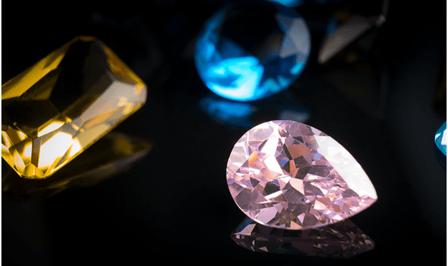 A Guide to Coloured Diamonds