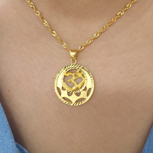 22k OM Round Pendant gold jewellery