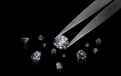 Choosing between Cubic Zirconia and Diamond Engagement Rings