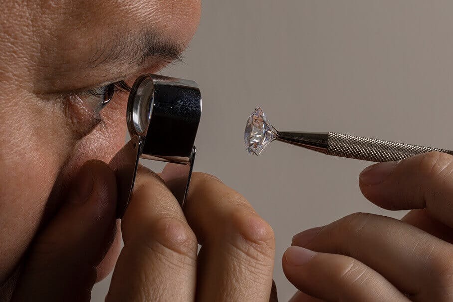 Mined Diamonds vs Lab Diamonds: Which One Is Better?