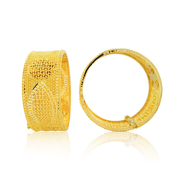 22k Wide Detailed Screw Bangle 45.83g | OM Jewellers