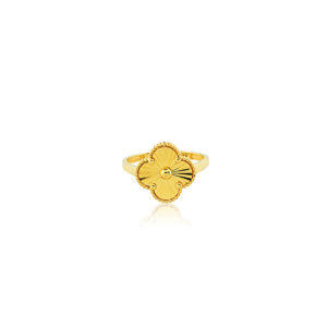 Extravagant Gold Ring with Clover