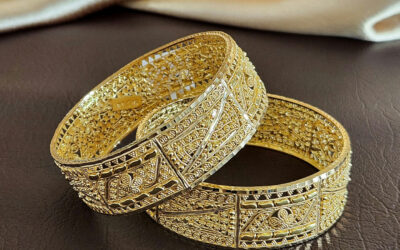 How To Stack Gold Bangles & Bracelets