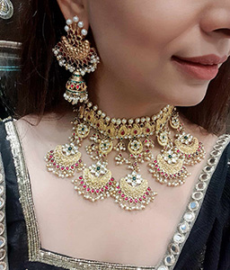 Jewellery Colour Theory: Choosing the Perfect Shades To Match Your Skin Tone